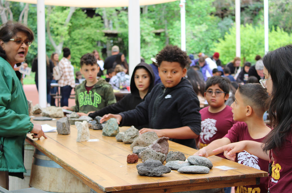 kids learning about rocks